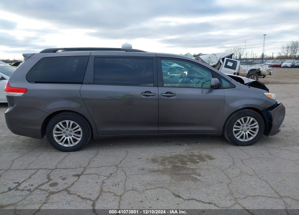 2011 TOYOTA SIENNA XLE V6 VIN: 5TDYK3DC8BS015848