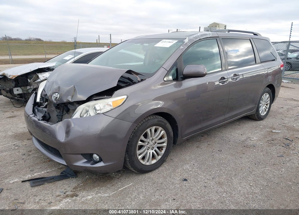 2011 TOYOTA SIENNA XLE V6 VIN: 5TDYK3DC8BS015848