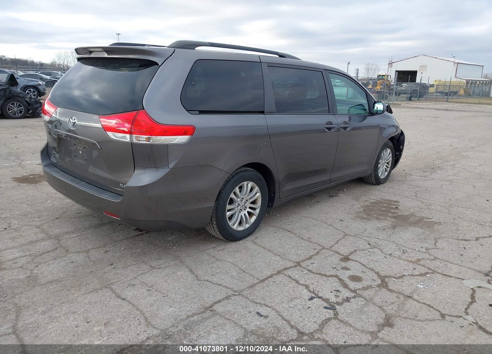 2011 TOYOTA SIENNA XLE V6 VIN: 5TDYK3DC8BS015848