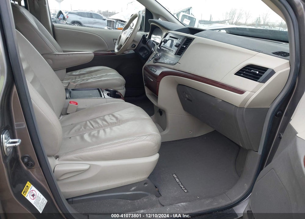 2011 TOYOTA SIENNA XLE V6 VIN: 5TDYK3DC8BS015848