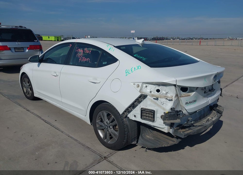 2018 HYUNDAI ELANTRA VIN: 5NPD84LF1JH310390