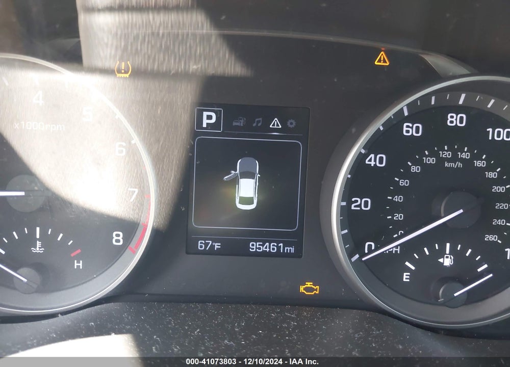 2018 HYUNDAI ELANTRA VIN: 5NPD84LF1JH310390