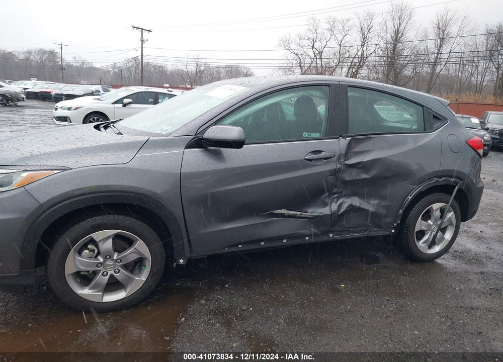 2022 HONDA HR-V AWD LX VIN: 3CZRU6H31NM714019