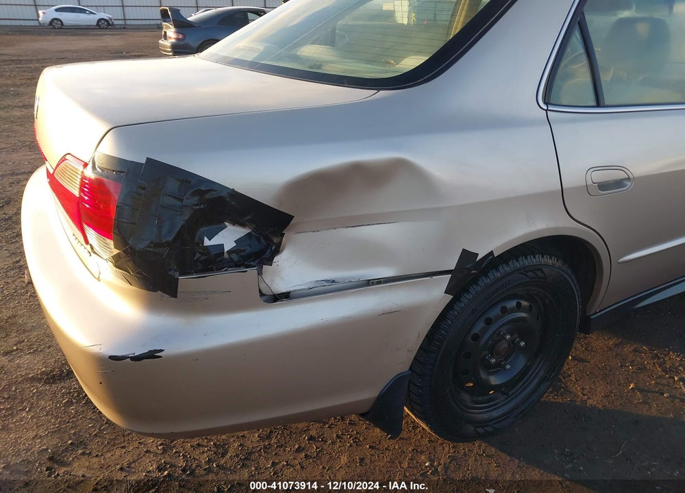 2001 HONDA ACCORD 2.3 LX VIN: JHMCG56481C015814