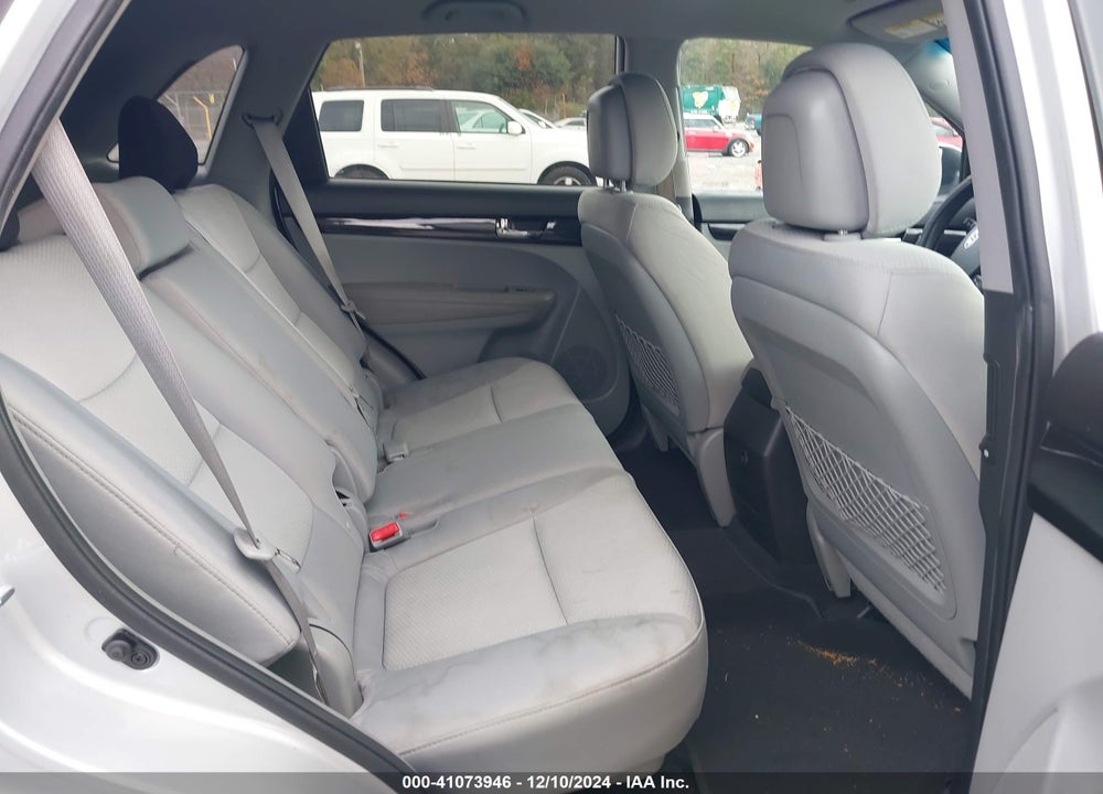 2013 KIA SORENTO LX VIN: 5XYKT3A17DG316262