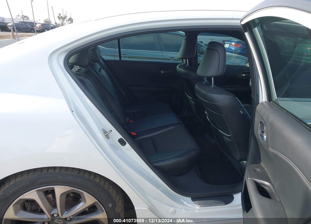 2016 HONDA ACCORD VIN: 1HGCR2F58GA220848
