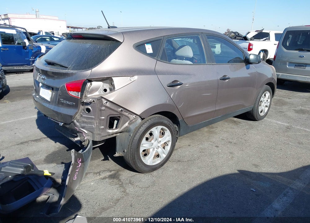 2010 HYUNDAI TUCSON GLS VIN: KM8JT3AC1AU086771