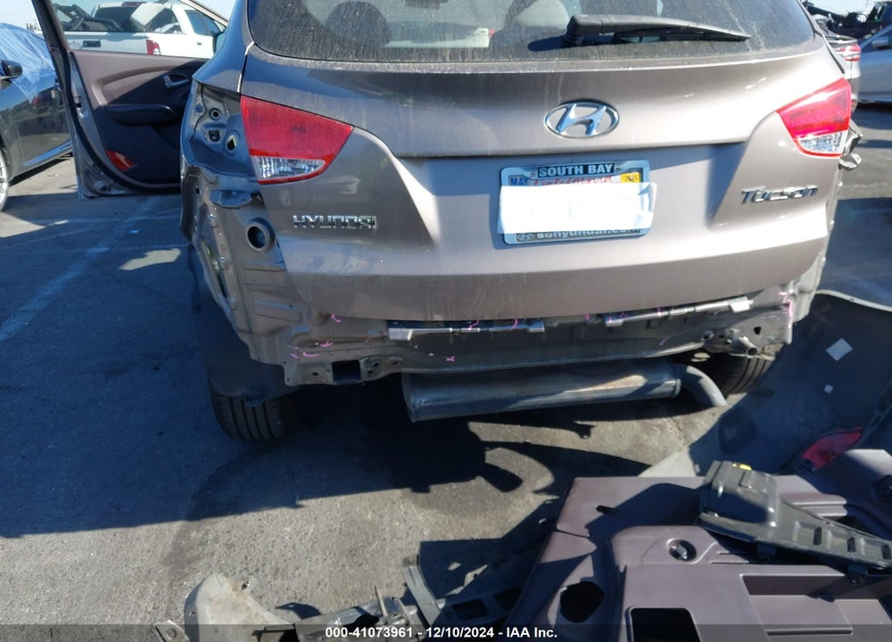 2010 HYUNDAI TUCSON GLS VIN: KM8JT3AC1AU086771