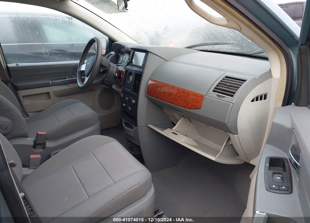 2008 CHRYSLER TOWN & COUNTRY LX VIN: 2A8HR44H08R150247