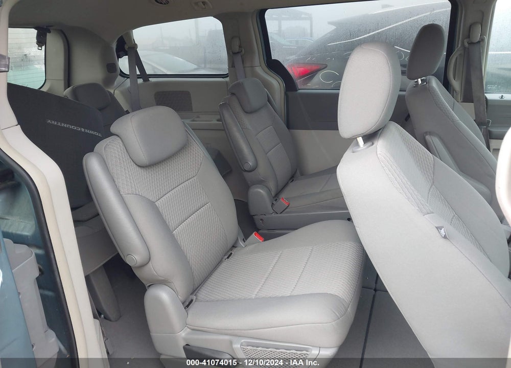 2008 CHRYSLER TOWN & COUNTRY LX VIN: 2A8HR44H08R150247