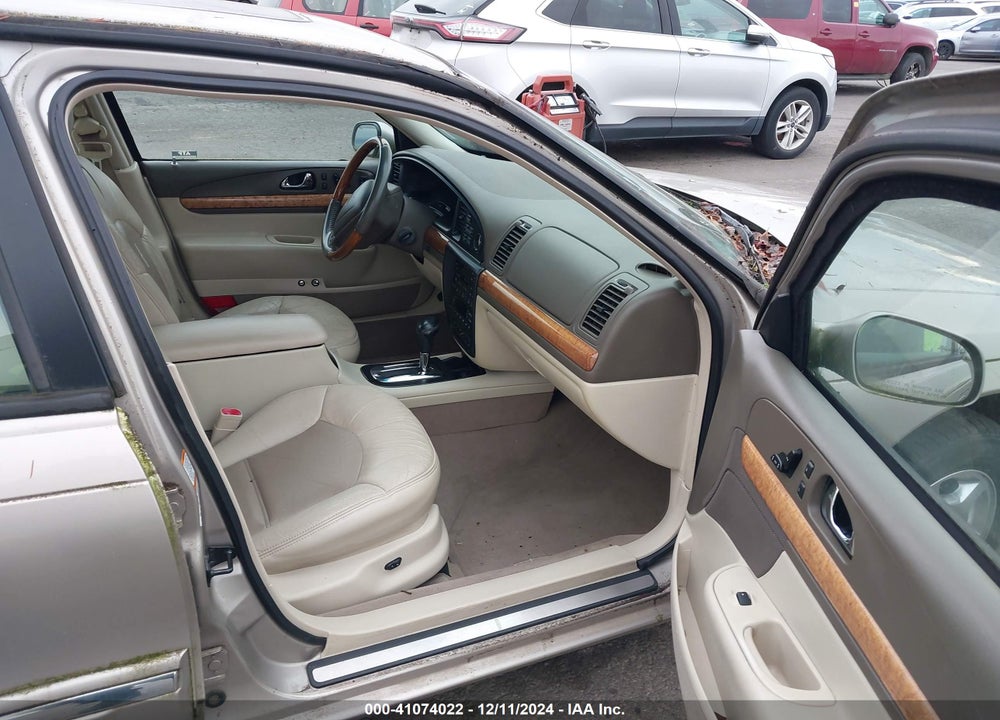 2001 LINCOLN CONTINENTAL VIN: 1LNHM97V01Y667128