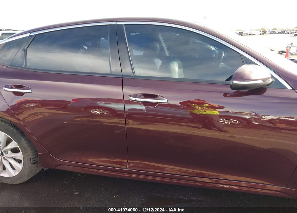 2018 KIA OPTIMA VIN: 5XXGU4L33JG218322
