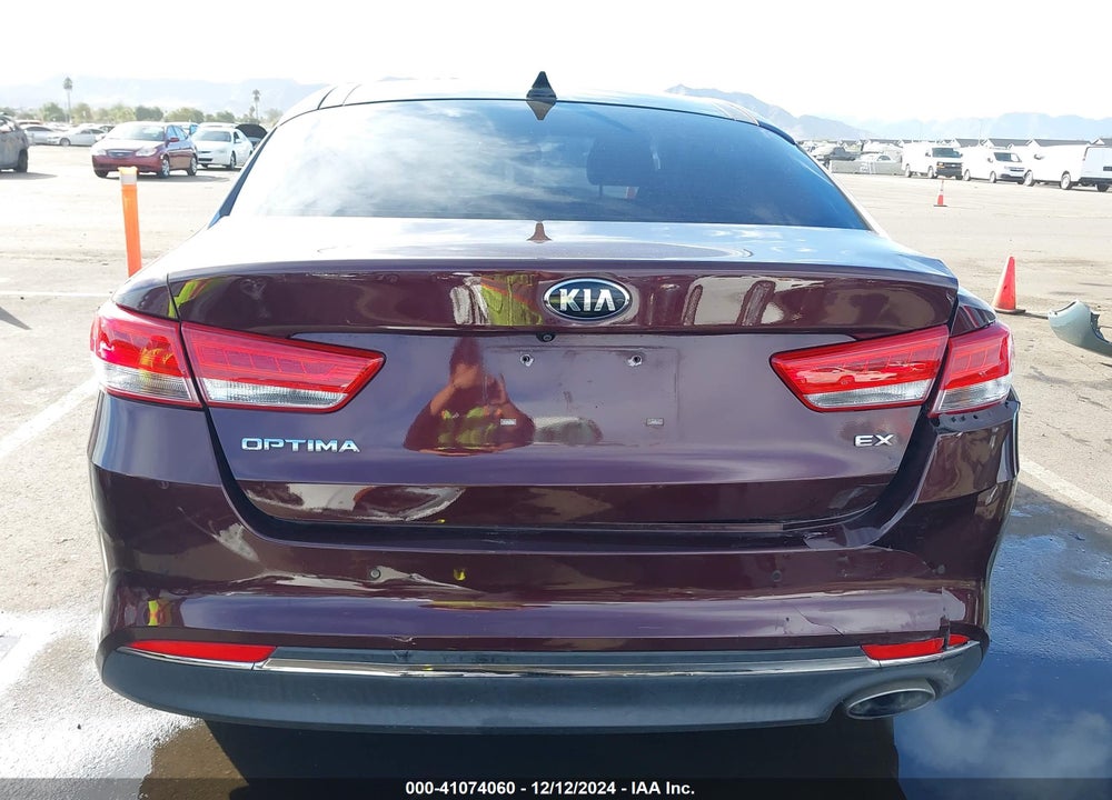 2018 KIA OPTIMA VIN: 5XXGU4L33JG218322