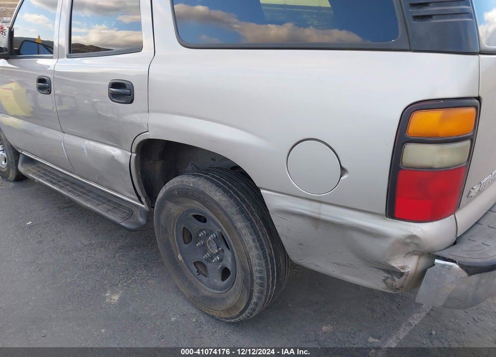 2004 CHEVROLET TAHOE LS VIN: 1GNEC13V44R251882