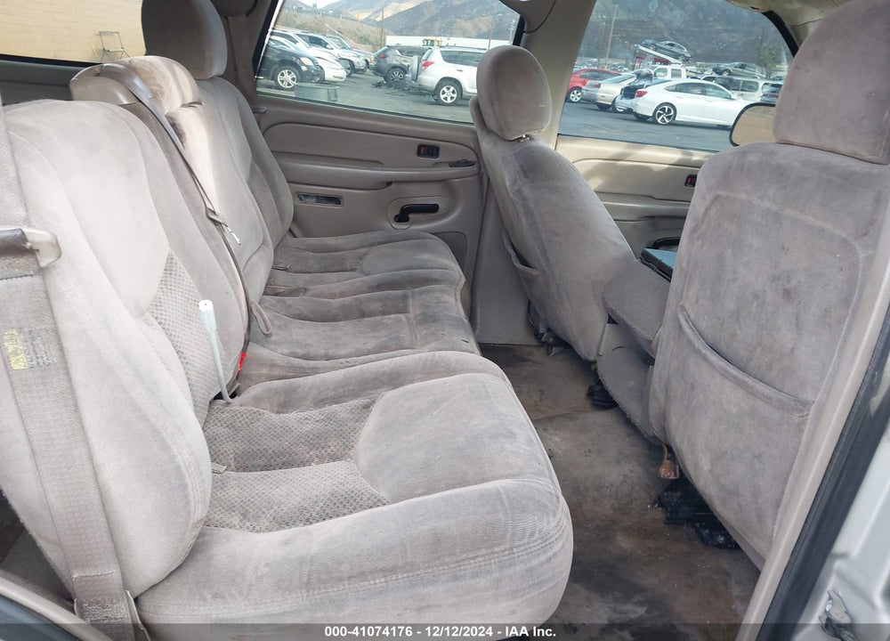 2004 CHEVROLET TAHOE LS VIN: 1GNEC13V44R251882
