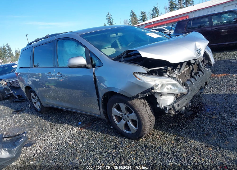 2017 TOYOTA SIENNA LE 8 PASSENGER VIN: 5TDKZ3DC3HS844028