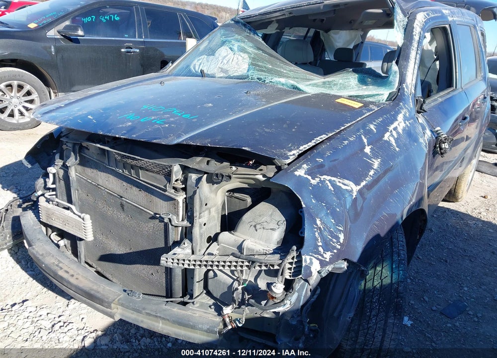 2011 HONDA PILOT LX VIN: 5FNYF3H27BB046549