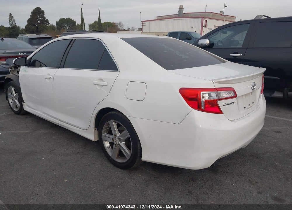 2013 TOYOTA CAMRY SE VIN: 4T1BF1FK7DU652338
