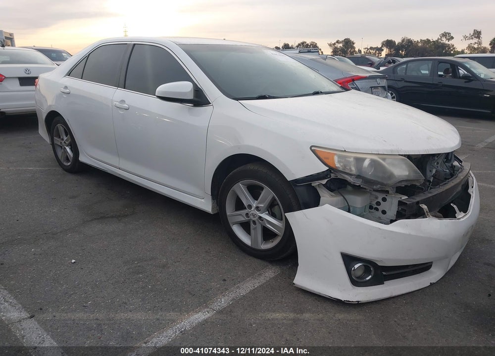 2013 TOYOTA CAMRY SE VIN: 4T1BF1FK7DU652338