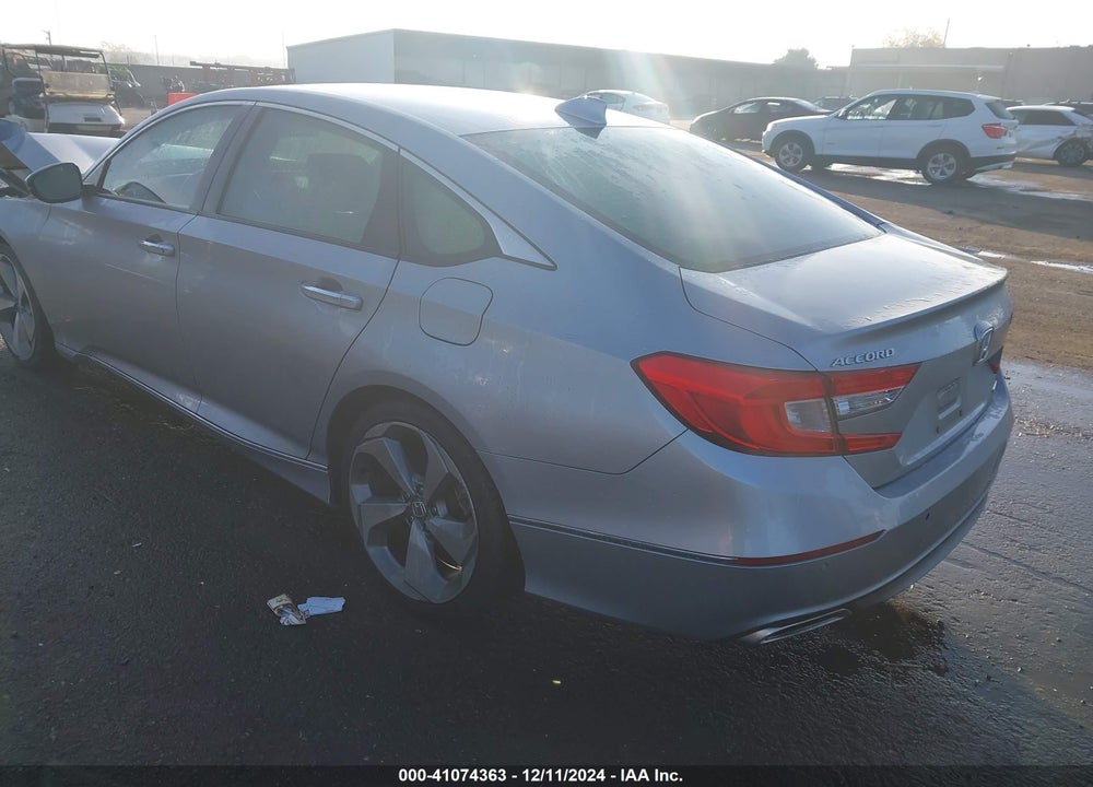 2018 HONDA ACCORD TOURING VIN: 1HGCV1F92JA077752