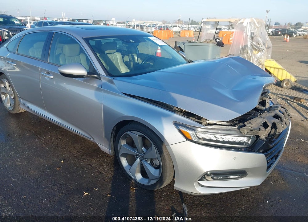 2018 HONDA ACCORD TOURING VIN: 1HGCV1F92JA077752