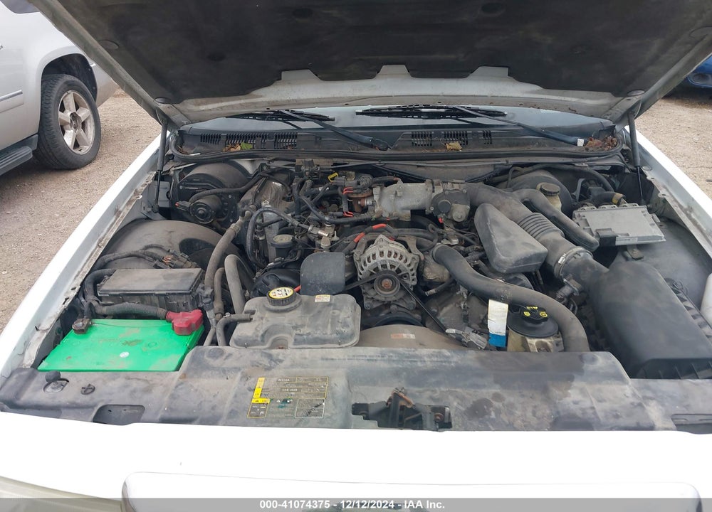 2005 MERCURY GRAND MARQUIS VIN: 2MEFM75W35X632583