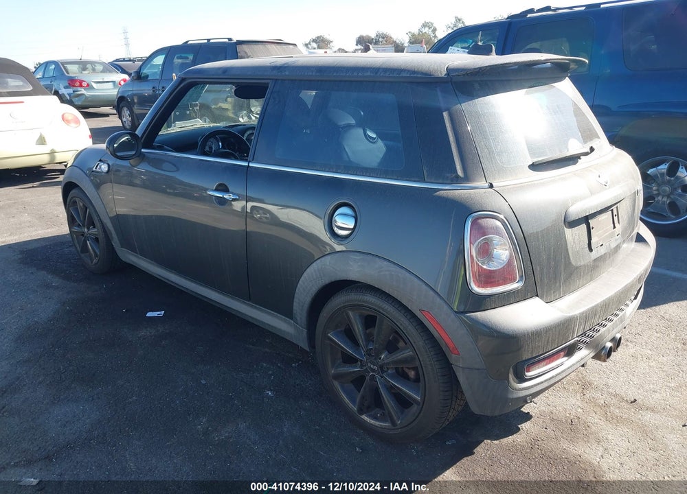2012 MINI COOPER S VIN: WMWSV3C55CTY27687