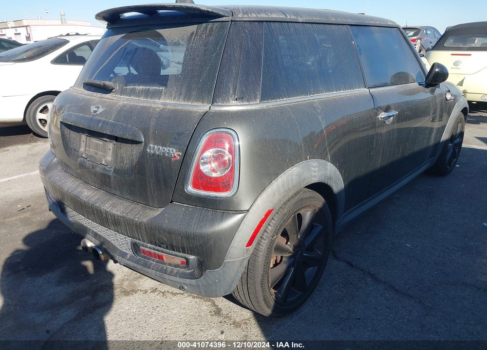 2012 MINI COOPER S VIN: WMWSV3C55CTY27687