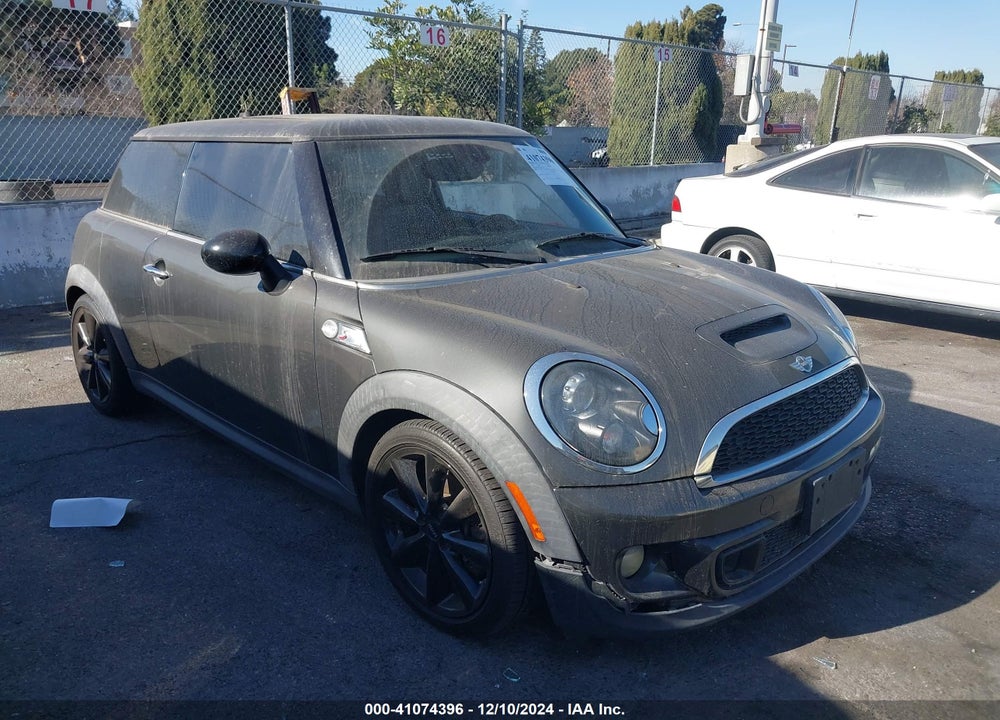 2012 MINI COOPER S VIN: WMWSV3C55CTY27687