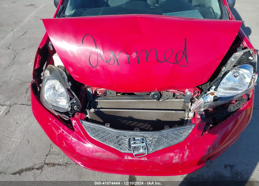 2011 HONDA FIT VIN: JHMGE8H3XBC023024