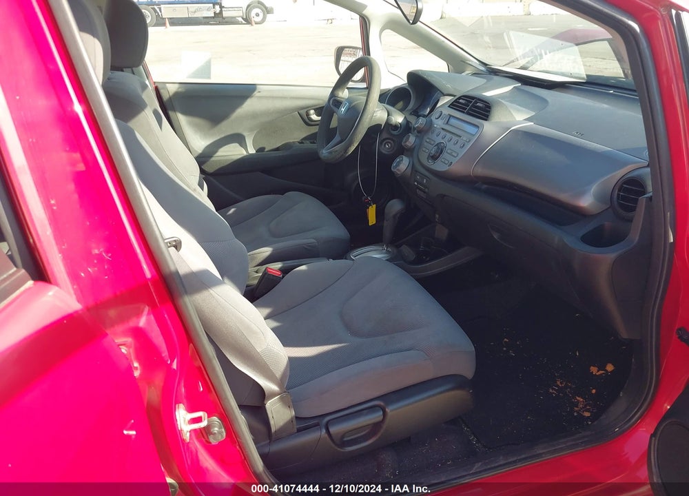 2011 HONDA FIT VIN: JHMGE8H3XBC023024