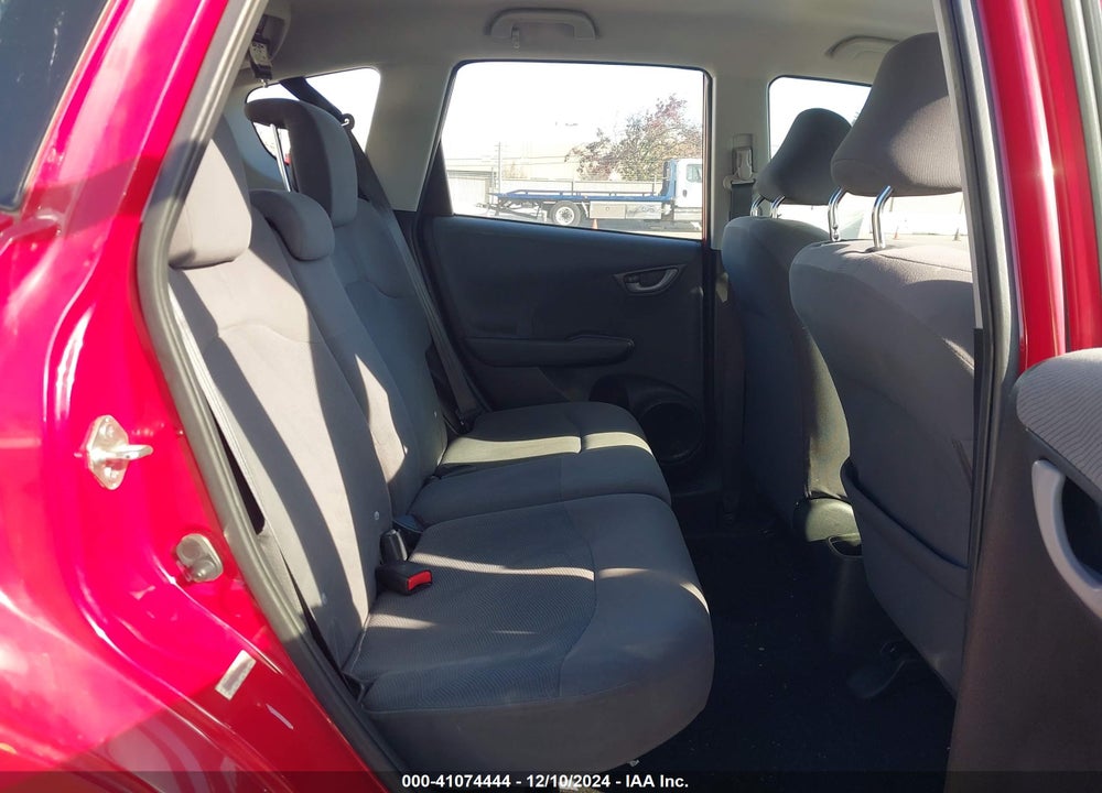 2011 HONDA FIT VIN: JHMGE8H3XBC023024