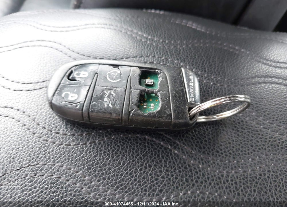 2012 CHRYSLER 300 LIMITED VIN: 2C3CCACG9CH224262