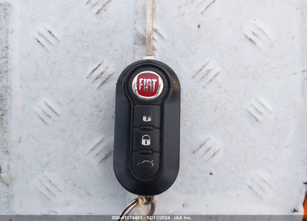 2013 FIAT 500 LOUNGE VIN: 3C3CFFCR2DT535045