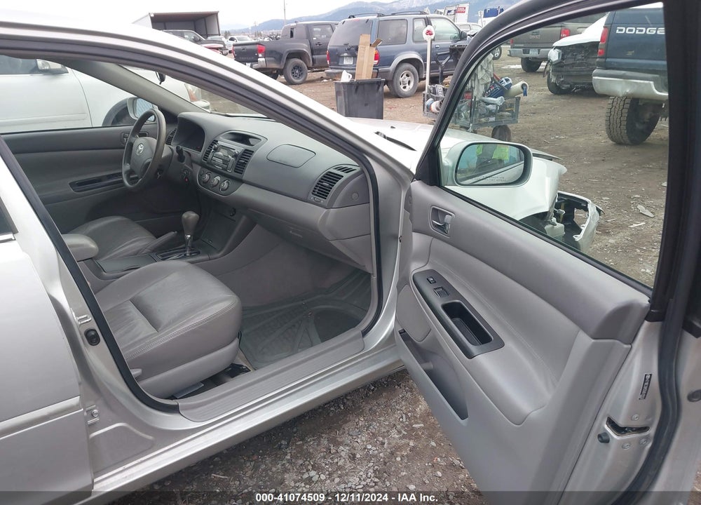 2005 TOYOTA CAMRY LE VIN: 4T1BE32K55U512553