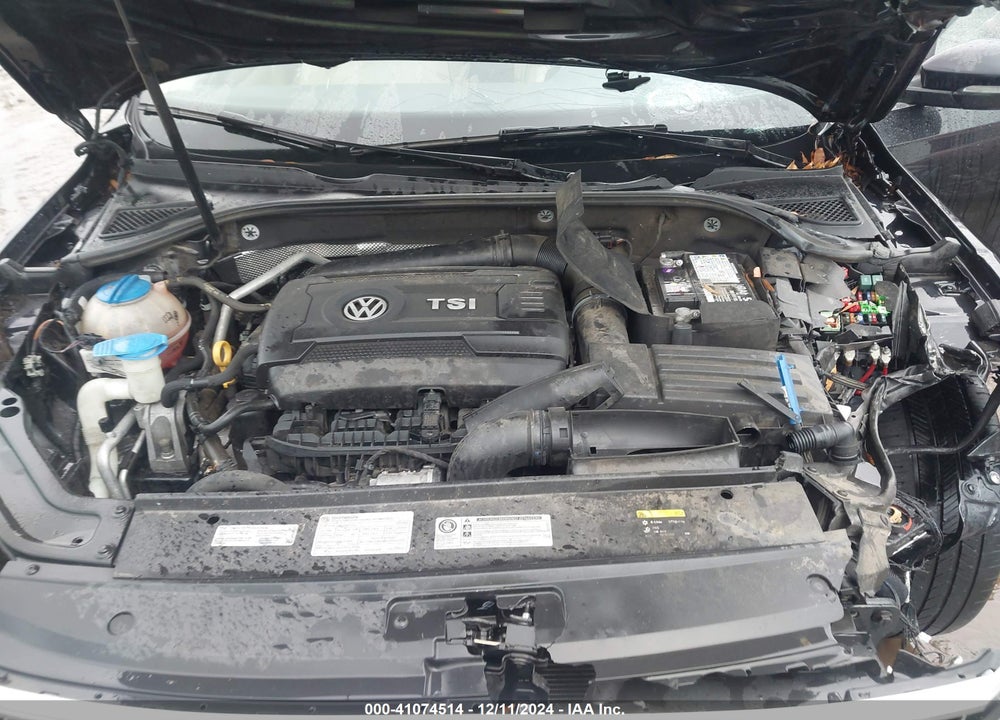2017 VOLKSWAGEN PASSAT VIN: 1VWGT7A33HC081221
