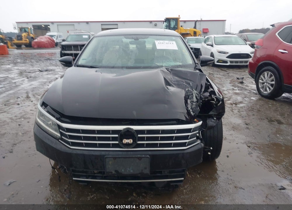 2017 VOLKSWAGEN PASSAT VIN: 1VWGT7A33HC081221