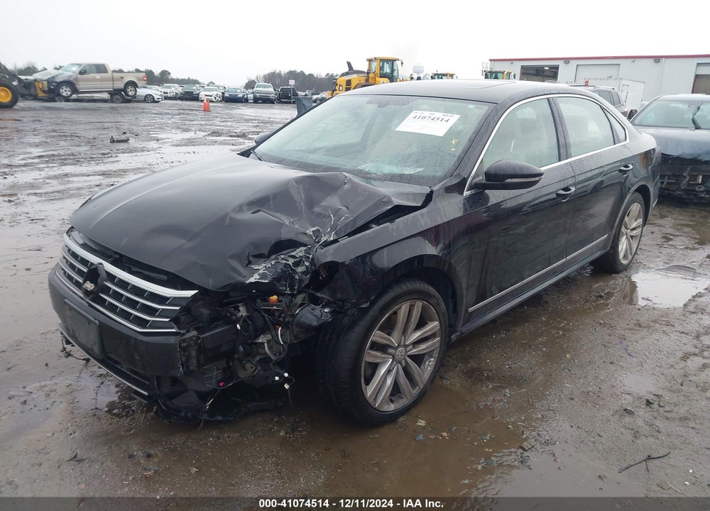 2017 VOLKSWAGEN PASSAT VIN: 1VWGT7A33HC081221