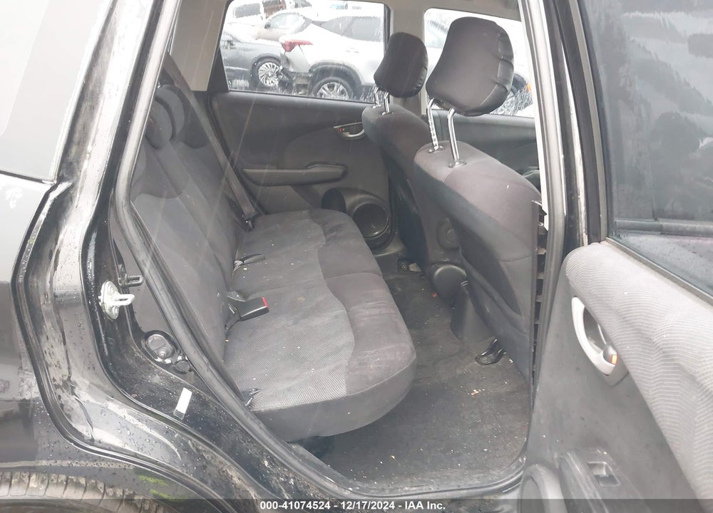 2010 HONDA FIT VIN: JHMGE8H62AC040456