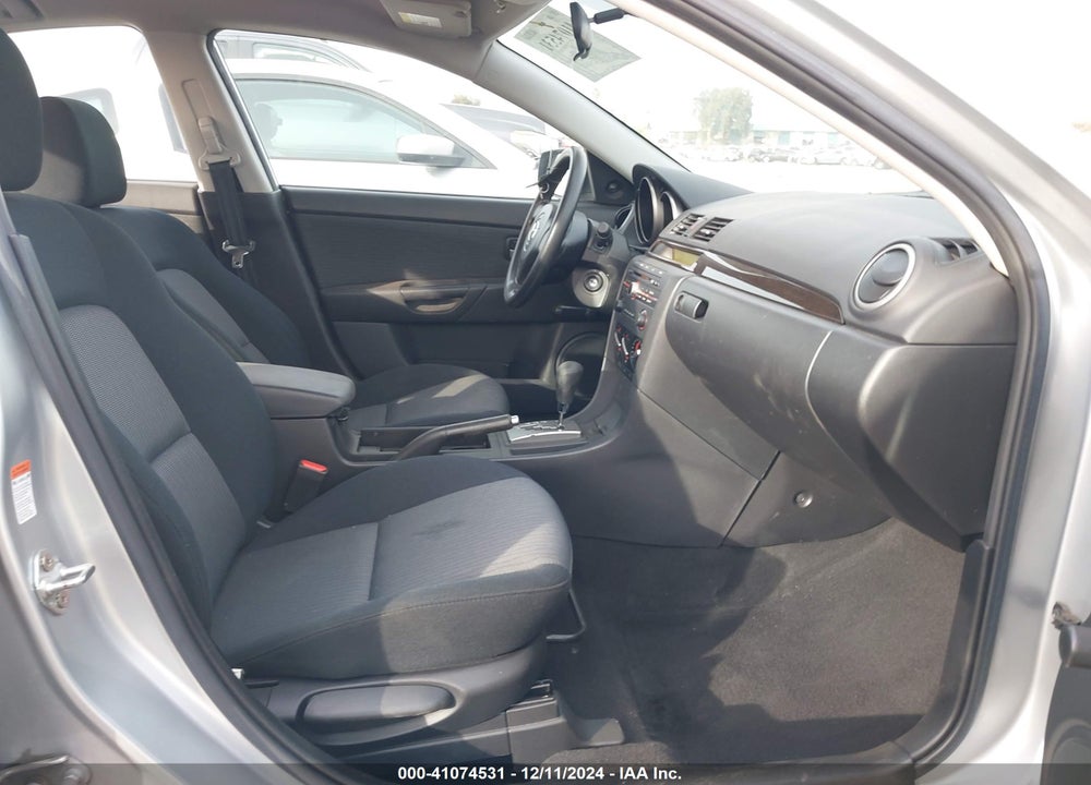 2008 MAZDA 3 I SPORT VIN: JM1BK32G481831828