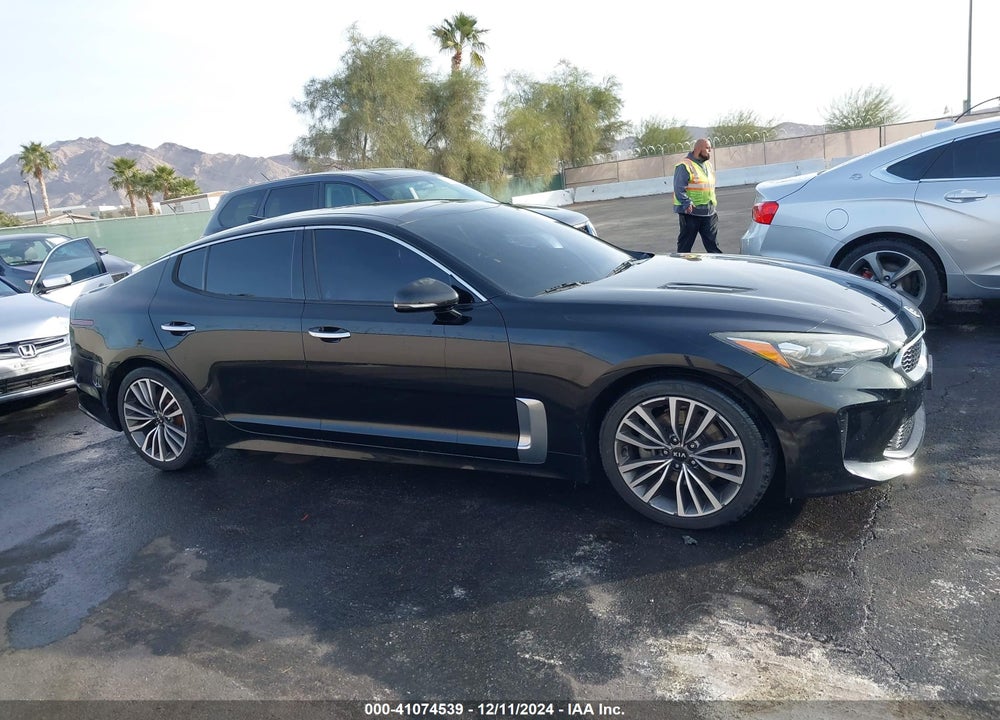 2018 KIA STINGER PREMIUM VIN: KNAE25LAXJ6021256