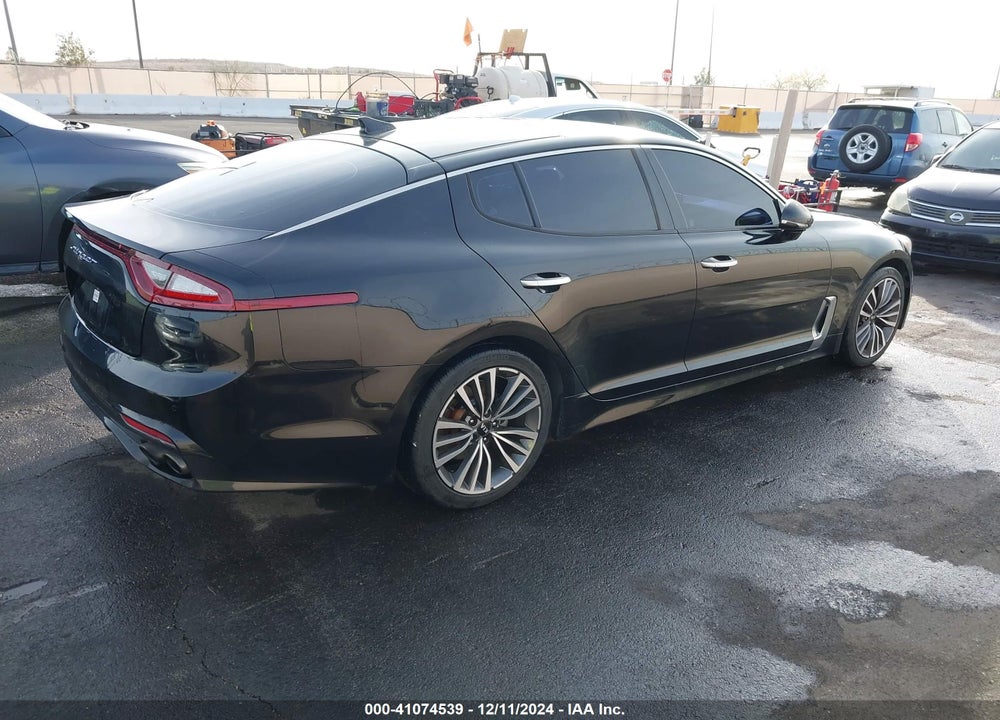 2018 KIA STINGER PREMIUM VIN: KNAE25LAXJ6021256