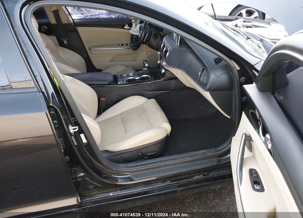 2018 KIA STINGER PREMIUM VIN: KNAE25LAXJ6021256
