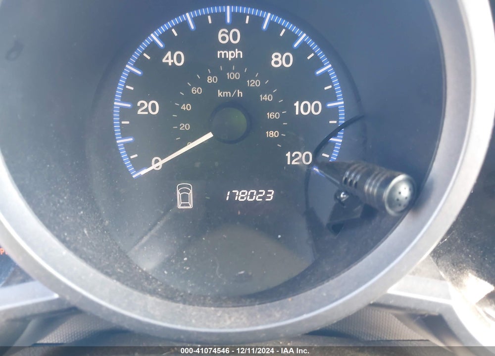 2010 HONDA ELEMENT LX VIN: 5J6YH1H32AL000995