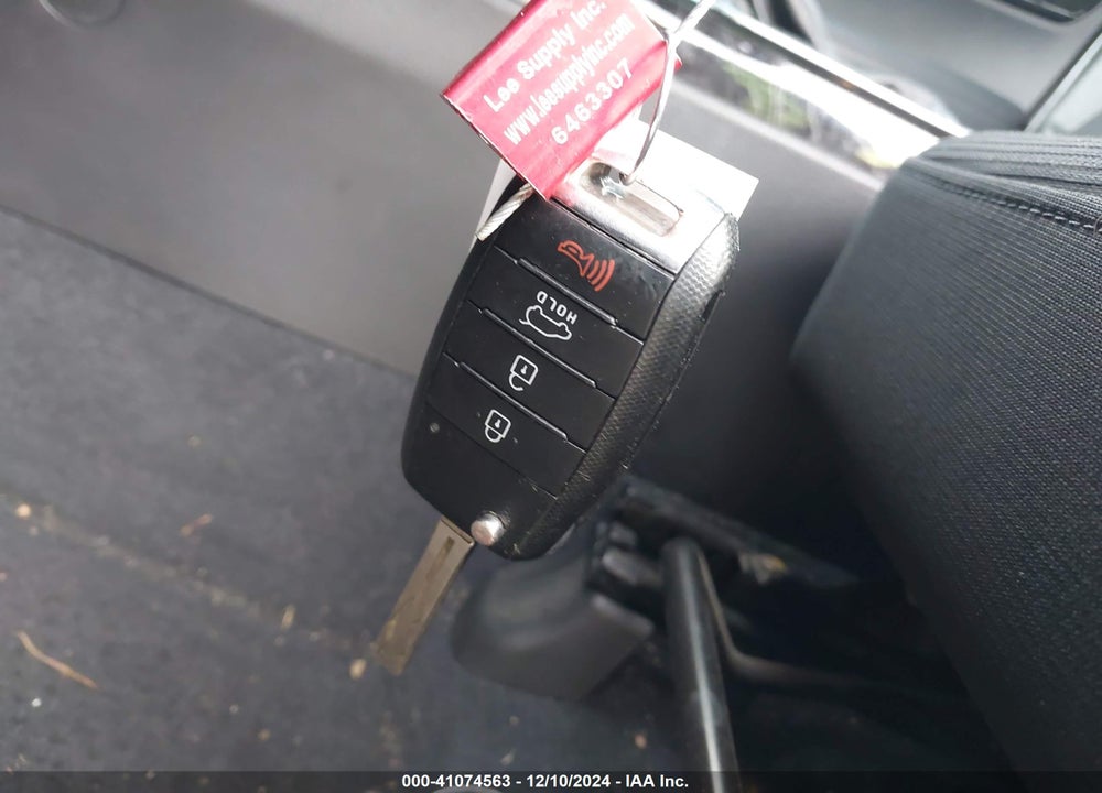 2015 KIA SORENTO LX VIN: 5XYKTCA63FG594803