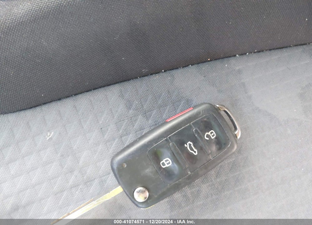 2017 VOLKSWAGEN JETTA 1.4T S VIN: 3VW2B7AJ2HM379172