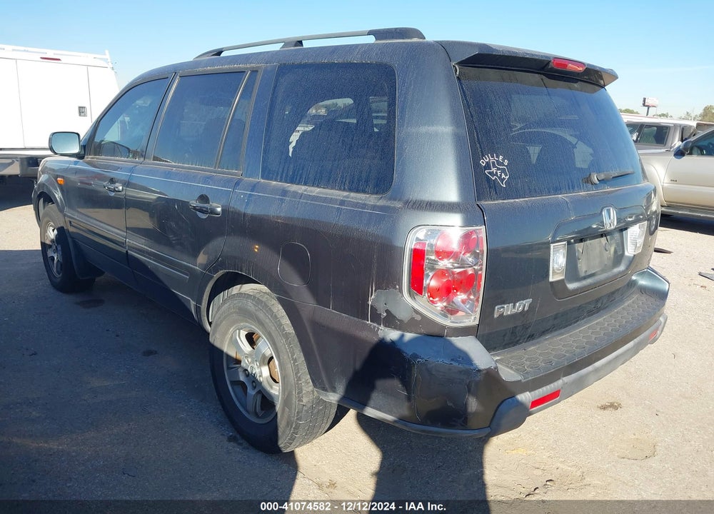 2006 HONDA PILOT EX VIN: 5FNYF284X6B020612