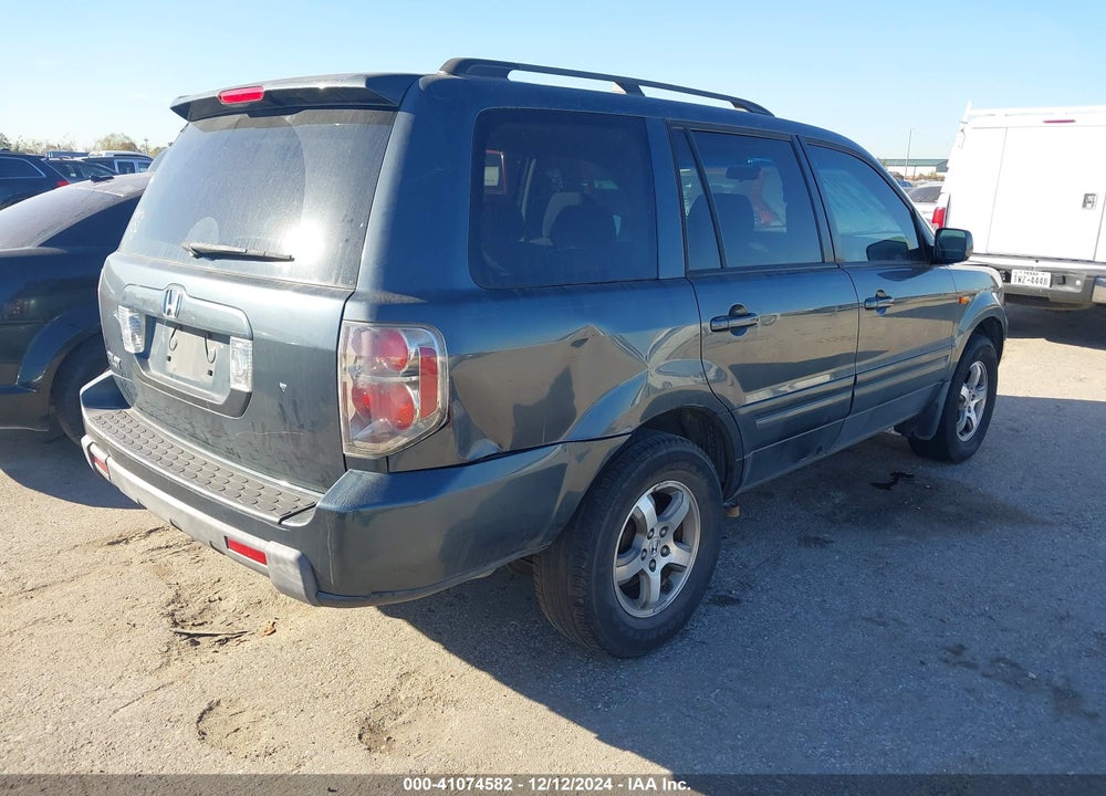 2006 HONDA PILOT EX VIN: 5FNYF284X6B020612
