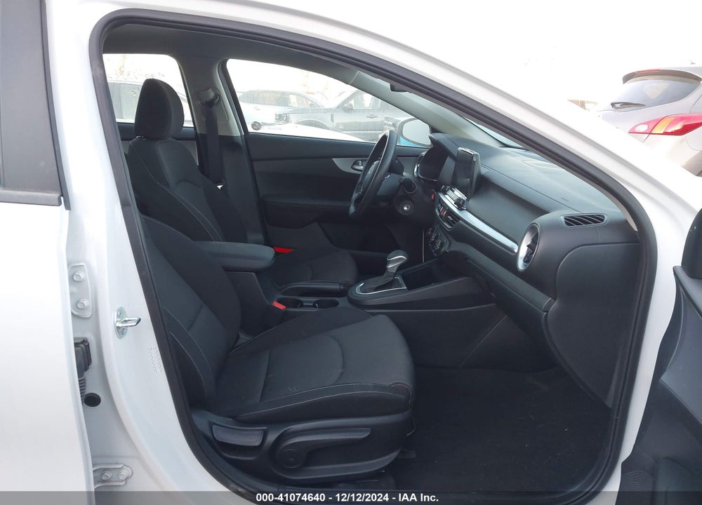 2024 KIA FORTE LXS VIN: 3KPF24AD6RE732201