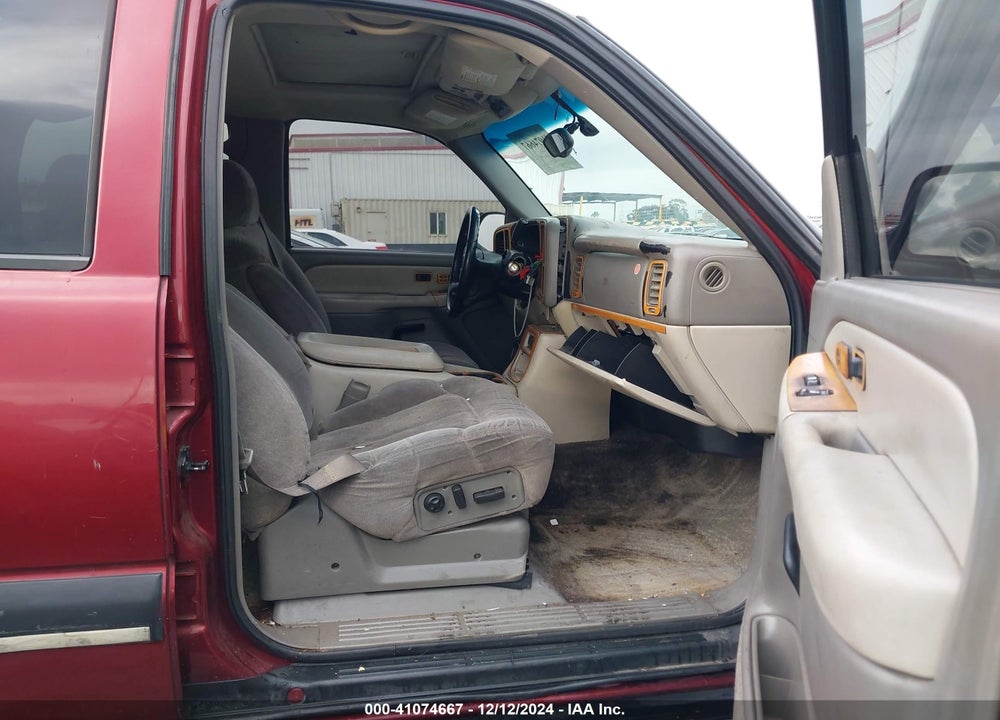 2001 CHEVROLET TAHOE LT VIN: 1GNEC13T41R185683
